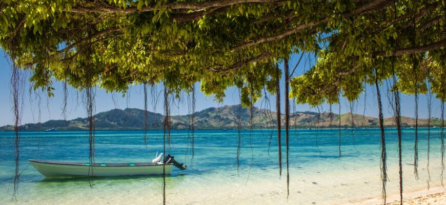 Comparing Fiji vs Maldives Honeymoons: Relaxation in Style