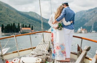 How Long Is a Honeymoon? Expert Planning Tips