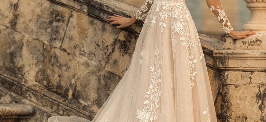 Lace Wedding Dresses: 36 Looks + Expert Tips