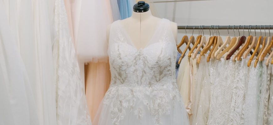 Can The Wedding Industry Really Do Right By Plus Size Women? | A Practical Wedding