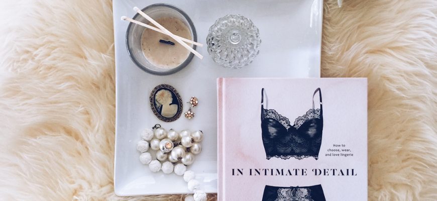 How To Buy Honeymoon Lingerie | A Practical Wedding