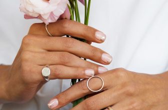 Soft Pink Manicure: Timeless & Chic Wedding Nail Ideas