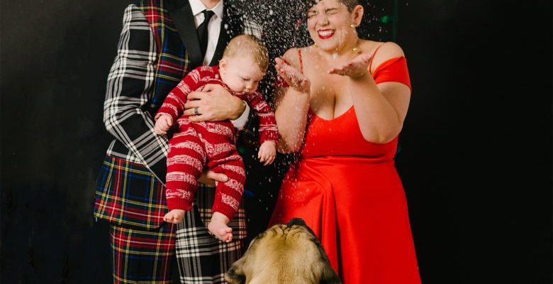 The Best Last Minute Holiday Card Photo Ideas | A Practical Wedding