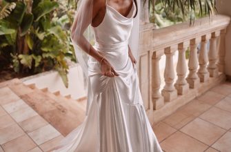 Beach Wedding Dresses: 33 Sexy looks + FAQs