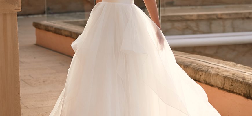 Simple Wedding Dresses: 27 Best Looks, Expert Tips / Faqs