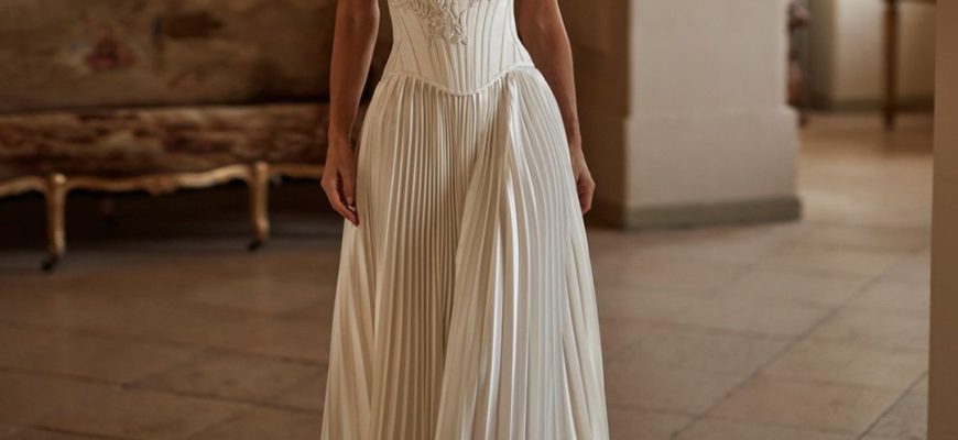 Greek Wedding Dresses: 21 Goddesses Styles + FAQs