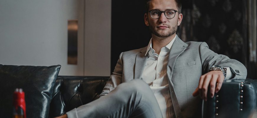 Wedding Eyewear: The Glasses Styles Most Grooms Prefer